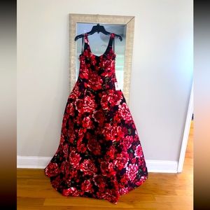 NWT- no flaws! Formal Dress Size 9/10